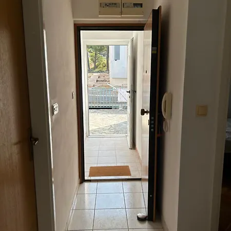 Apartment 2 Bedrooms With Sea View *